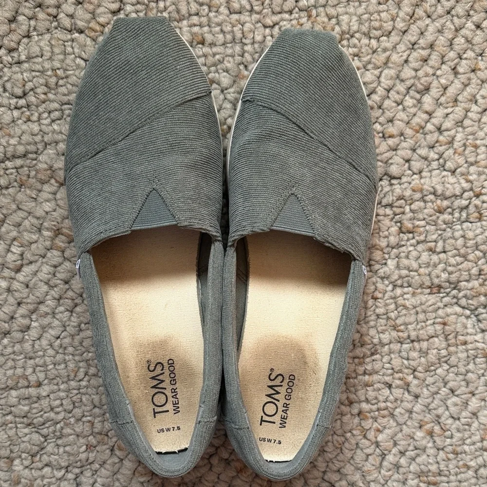 TOMS Women's Micro Corduroy Alp Midform Slip On Shoe